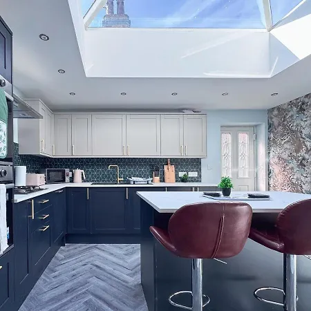 Harrogate Serviced 5Br House By Brookland Stays Short Lets With Wifi Апартаменты Харрогейт