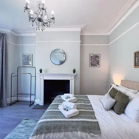 Harrogate Serviced 5Br House By Brookland Stays Short Lets With Wifi