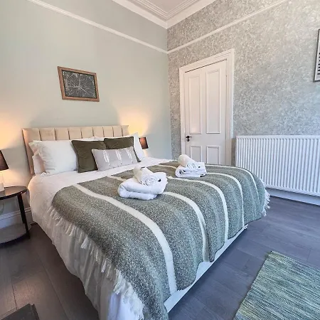 Harrogate Serviced 5Br House By Brookland Stays Short Lets With Wifi Харрогейт
