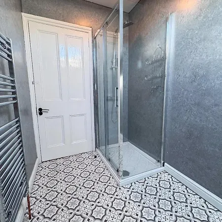 Harrogate Serviced 5Br House By Brookland Stays Short Lets With Wifi * Харрогейт