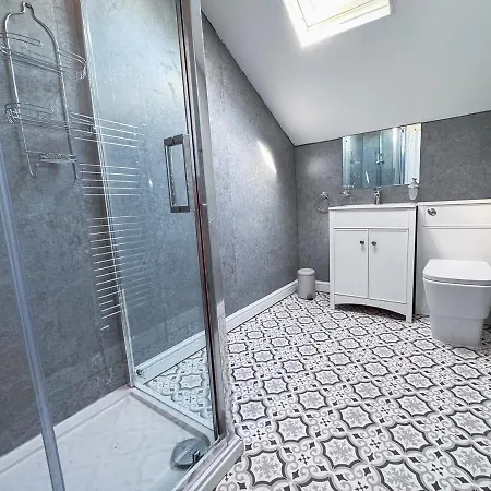 Harrogate Serviced 5Br House By Brookland Stays Short Lets With Wifi Апартаменты