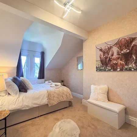 Harrogate Serviced 5Br House By Brookland Stays Short Lets With Wifi *