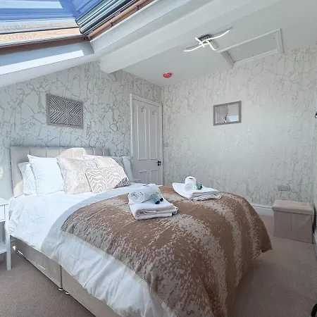 Harrogate Serviced 5Br House By Brookland Stays Short Lets With Wifi