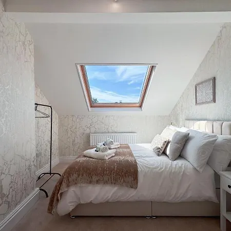 Harrogate Serviced 5Br House By Brookland Stays Short Lets With Wifi *