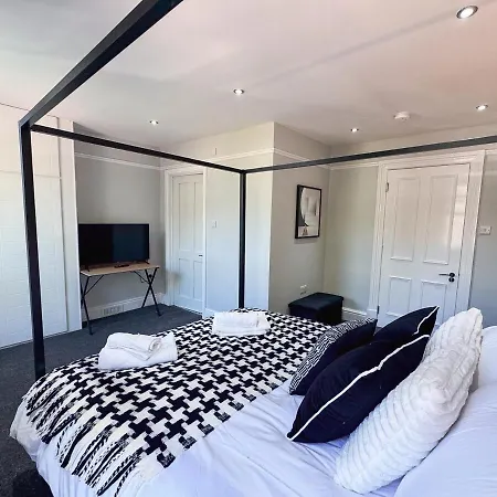 Harrogate Serviced 5Br House By Brookland Stays Short Lets With Wifi Харрогейт